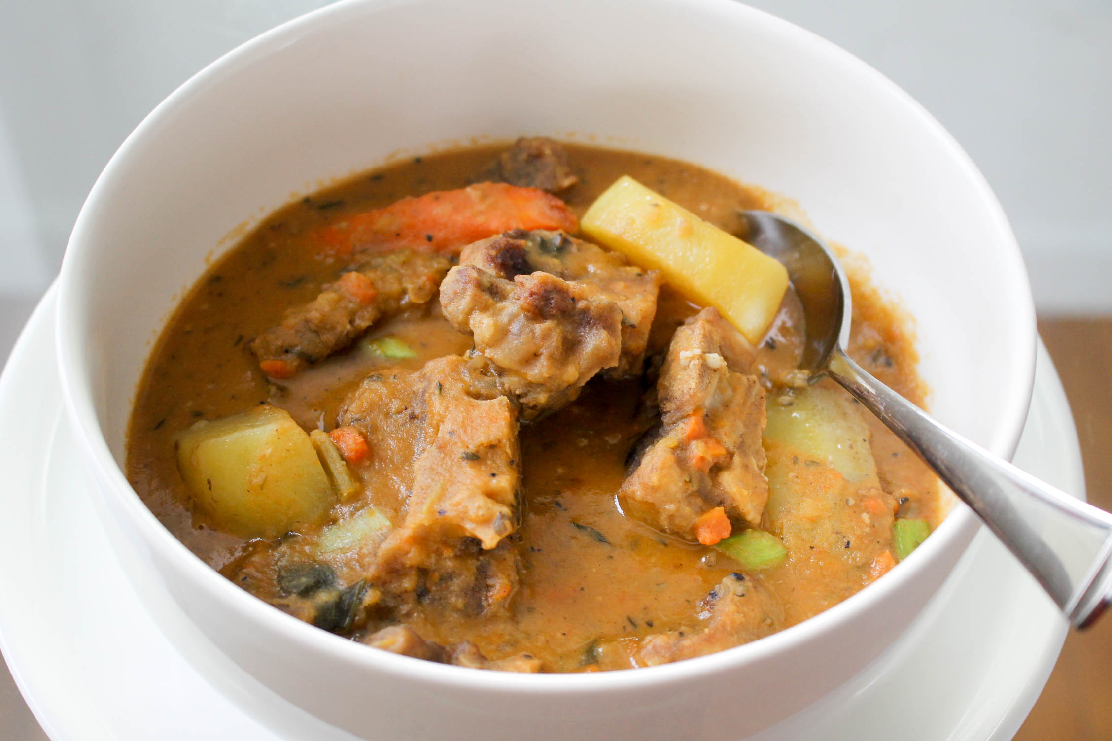 Первое из говядины рецепты. Суп окстейл-суп. Суп из бычьих хвостов (Oxtail Soup). Говядина для супа. Гороховый суп с говядиной.