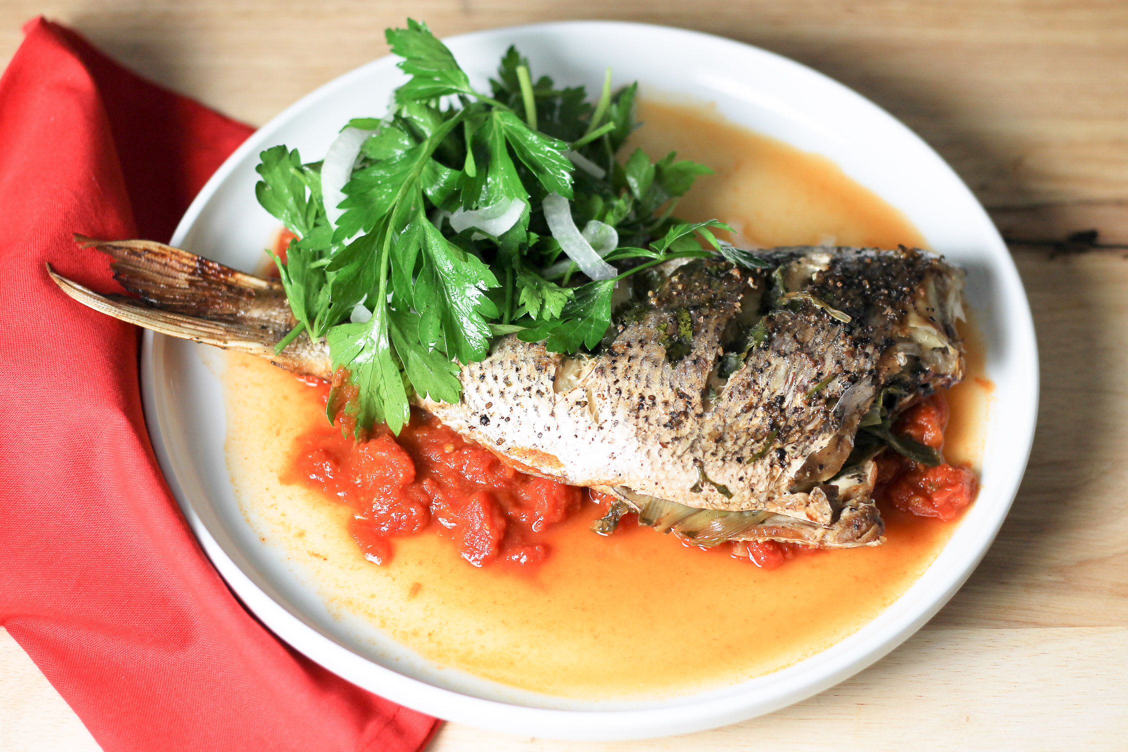 Baked Snapper with Tomato Sauce - DIVERSE DINNERS